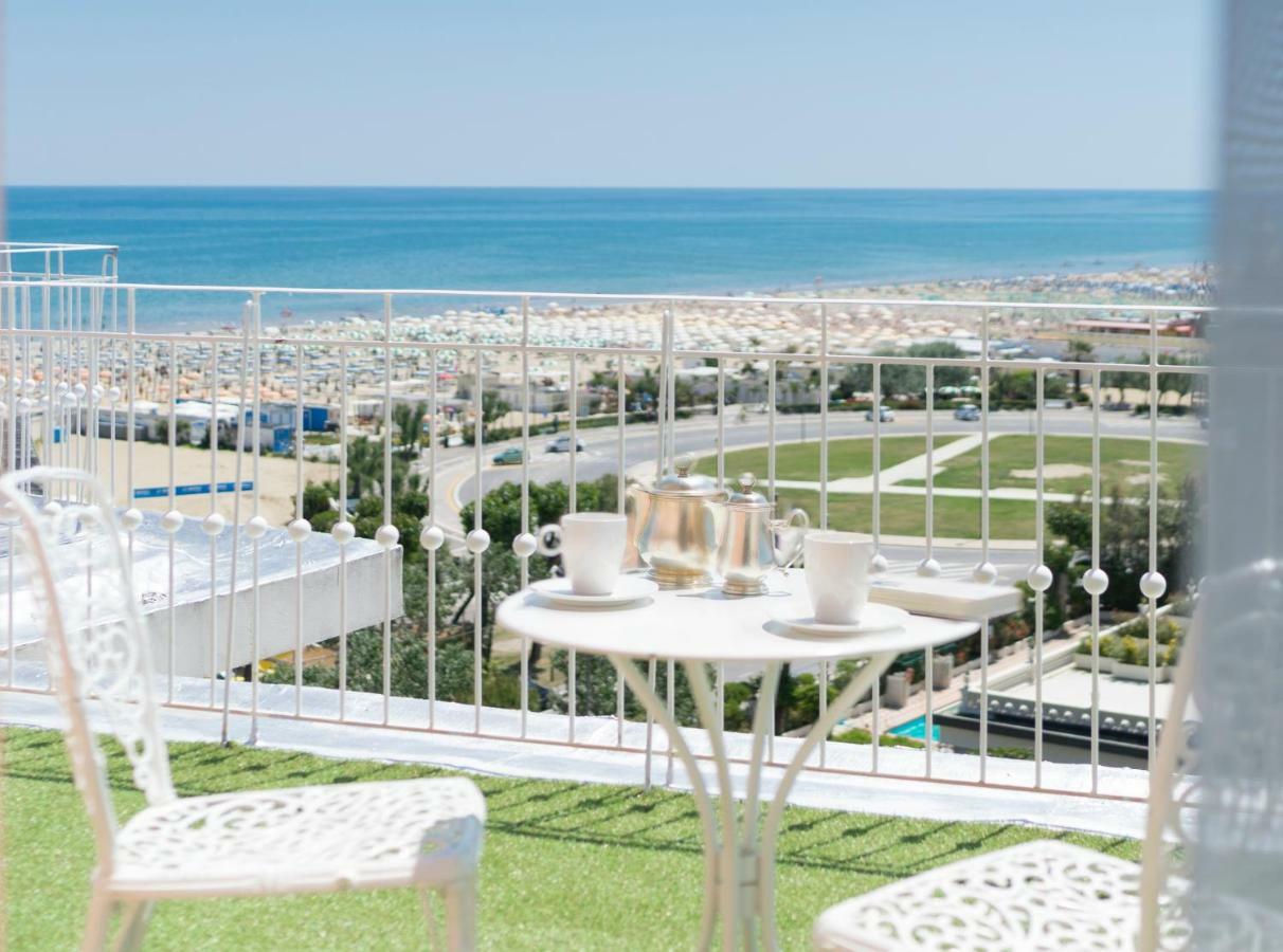 Hotel Milton Rimini Exterior foto
